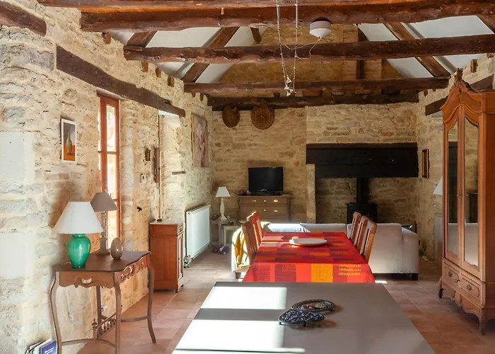 Dordogne Poolside Escape Lavercantière