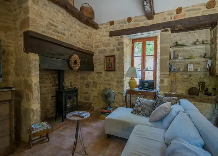 Dordogne Poolside Escape