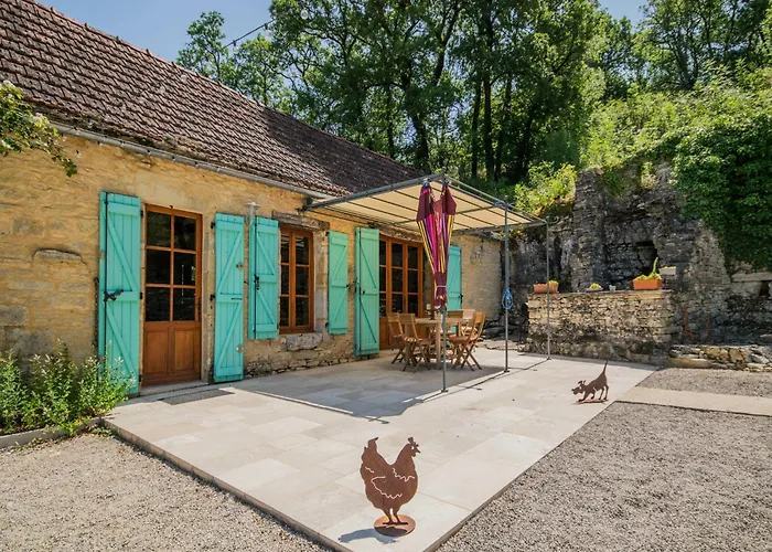 Dordogne Poolside Escape Lavercantière
